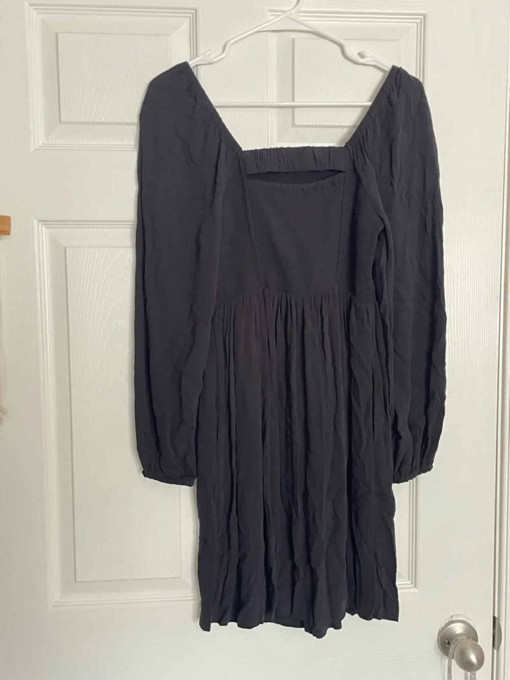 Women's XS Black Long Sleeve Smocked Midi Dress